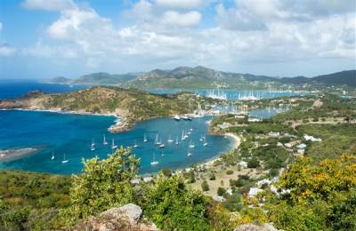 Vedere panoramică asupra Falmouth, Insula Antigua