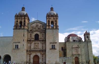 Biserica şi fosta Mănăstire Santo Domingo