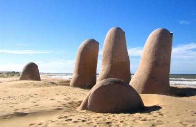 Punta del Este - Monumentul Degetelor Punta del Este - Monumentul Degetelor