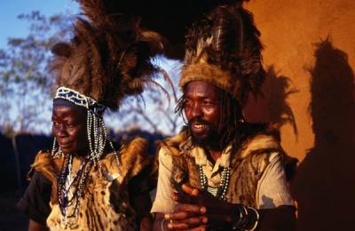 Vindecători tradiţionali Vindecători tradiţionali