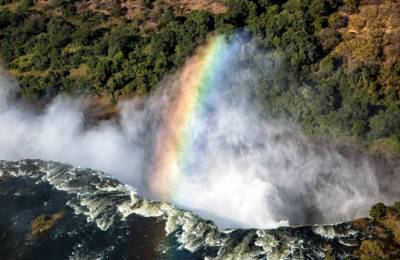 Cascada Victoria, Zambia și Zimbabwe