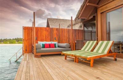 Hotel Furaveri Island Resort & Spa