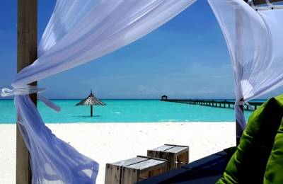 Holiday Island Resort & Spa