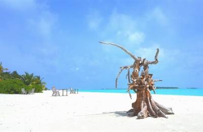 Holiday Island Resort & Spa