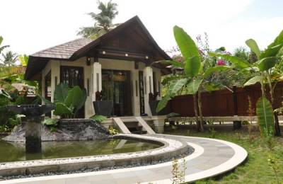 Holiday Island Resort & Spa