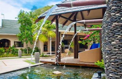 Coco de Mer Hotel & Black Parrot Suites