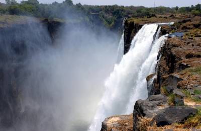 Cascada Victoria, Zambia și Zimbabwe